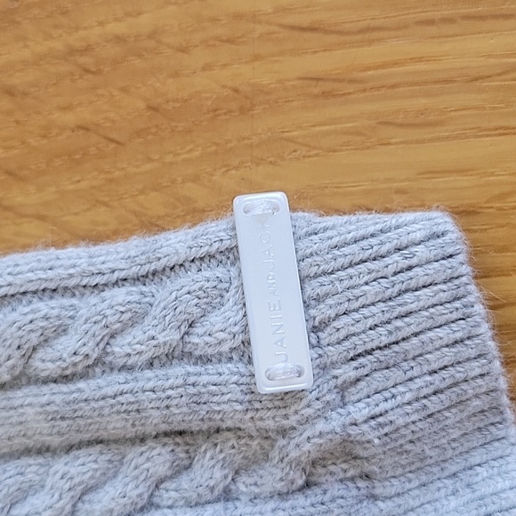 Baby girls size 6-12 months janie and jack cardigan - Picture 2 of 3